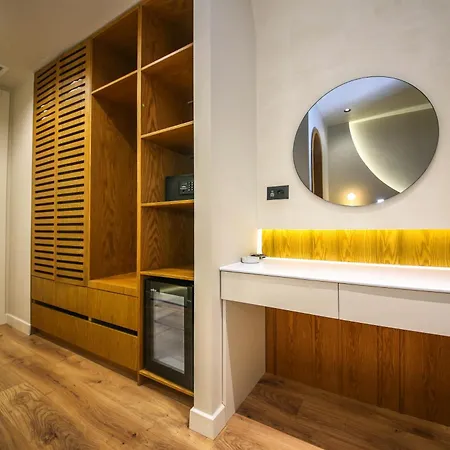 Coral Boutique Hotel 5*